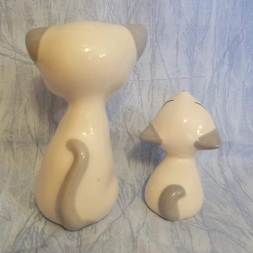 Siamese Momma Cat and Kitten Figurines - Picture 3 of 7
